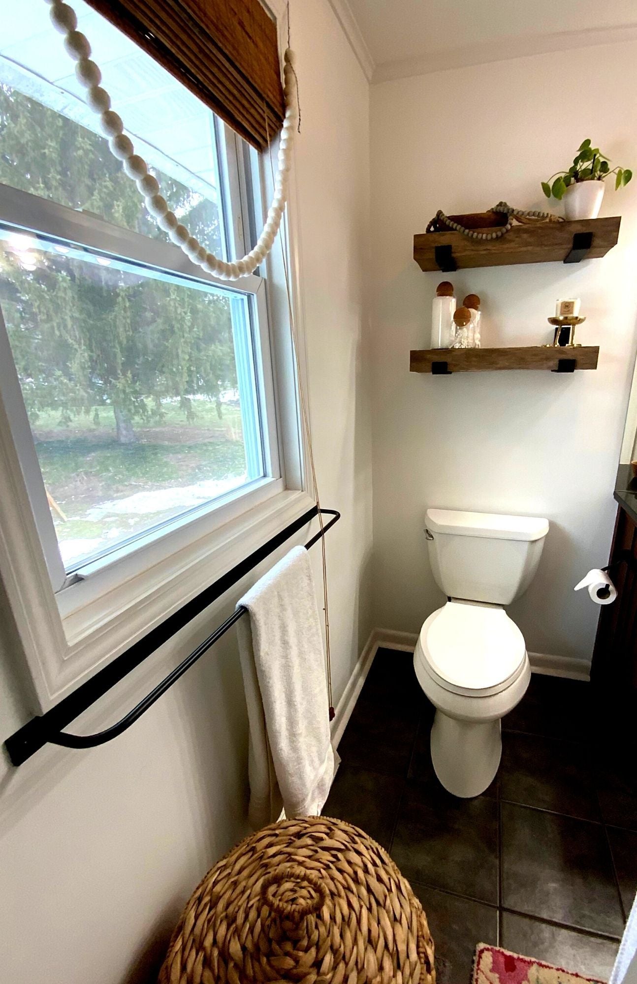 Bathroom Hardware and Decor