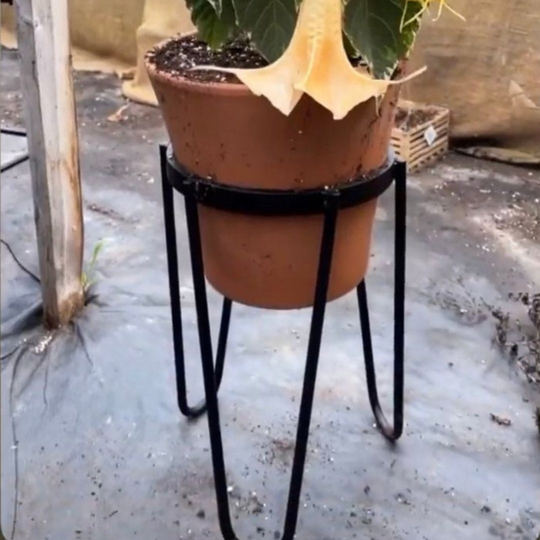 Free Standing Pot Holder